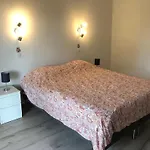 בית נופש La Chouette Du Freyr 3 *
